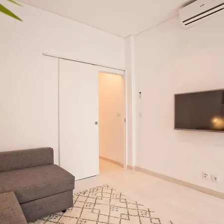 Bmyguest - Bica River View *